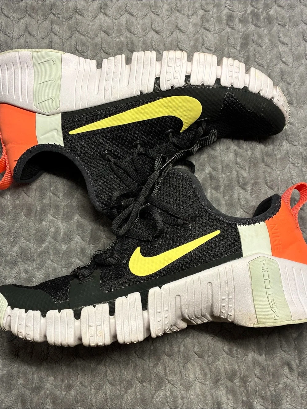 Nike Metcon Black Sneakers with Yellow Swoosh and Orange Heel woman’s size 8.5